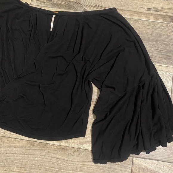 Free People Size Medium Last Time Keyhole Black Top Boho Oversized Sleeves - Picture 4 of 10